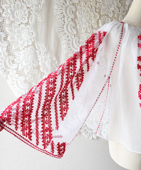 【tiny yearn】Romanian Vintage Embroidered Tulle Blouse