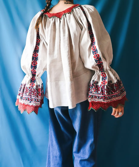 【tiny yearn】Romanian Vintage Embroidered Blouse
