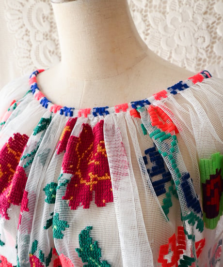 【tiny yearn】Romanian Vintage Embroidered Tulle Blouse