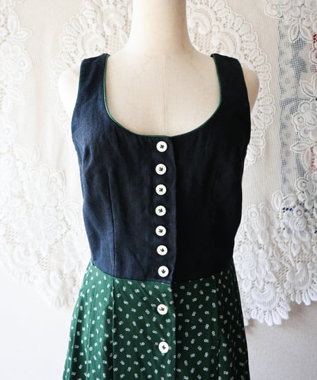 【Seek an nur】Tyrolean Black Floral Dirndl Dress