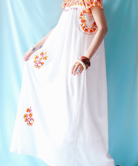 【tiny yearn】Mexican Floral Hand Embroidered Dress