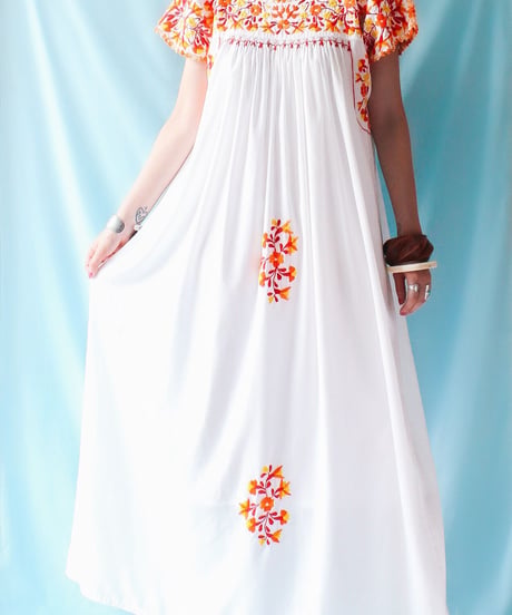 【tiny yearn】Mexican Floral Hand Embroidered Dress