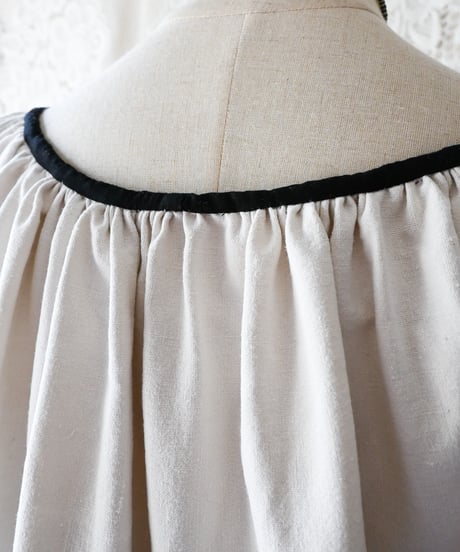 【tiny yearn】Romanian Vintage Embroidered Blouse