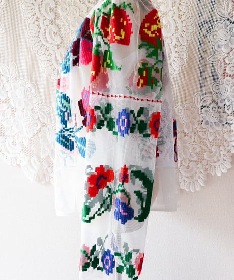 【tiny yearn】Romanian Vintage Embroidered Tulle Blouse