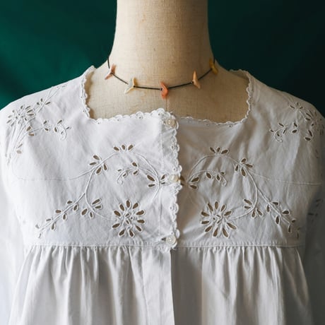 antiqueblouse | STORES