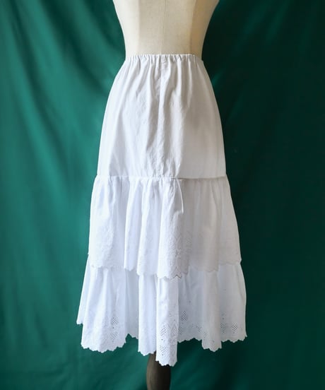 【Seek an nur】Euro Lace Tiered Petticoat