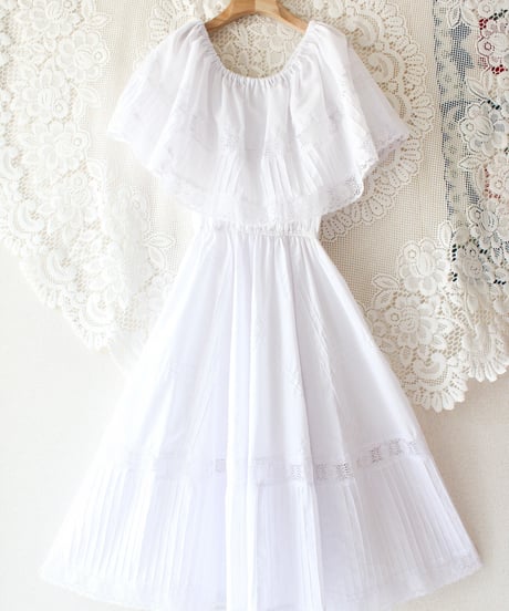 【Seek an nur】Shoulder Wrap Lace Flare Dress