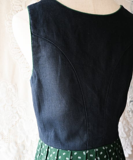 【Seek an nur】Tyrolean Black Floral Dirndl Dress
