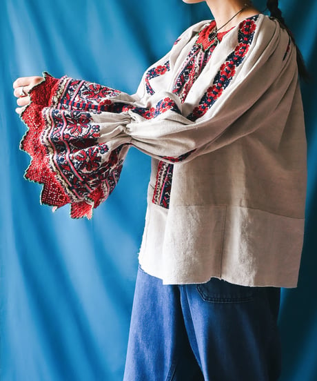 【tiny yearn】Romanian Vintage Embroidered Blouse