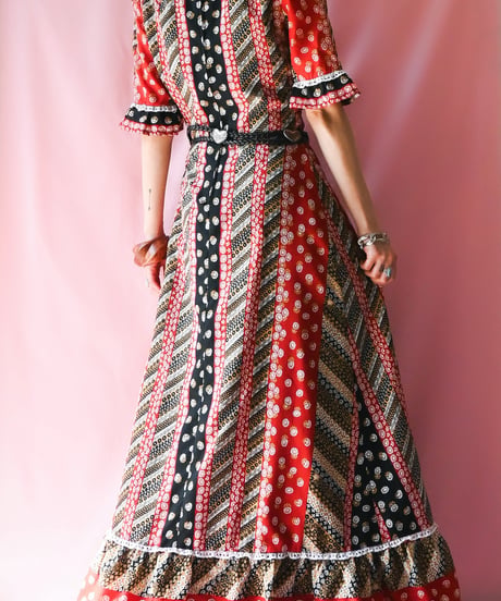 【tiny yearn】1970's Euro Floral Maxi Dress