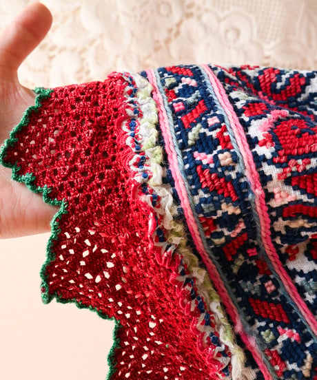 【tiny yearn】Romanian Vintage Embroidered Blouse