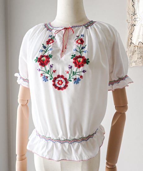 【Seek an nur】1970's Hungarian Vintage Peasant Blouse