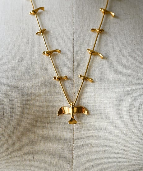〈Accessory〉Native American Gold Tone Fetish Bird Necklace