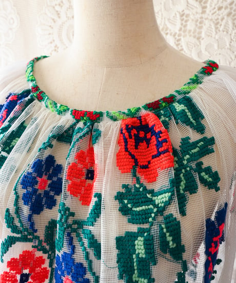 【tiny yearn】Romanian Vintage Embroidered Tulle Blouse