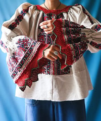 【tiny yearn】Romanian Vintage Embroidered Blouse