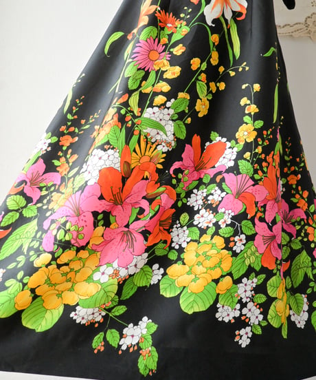 【tiny yearn】1970's euro floral maxi dress