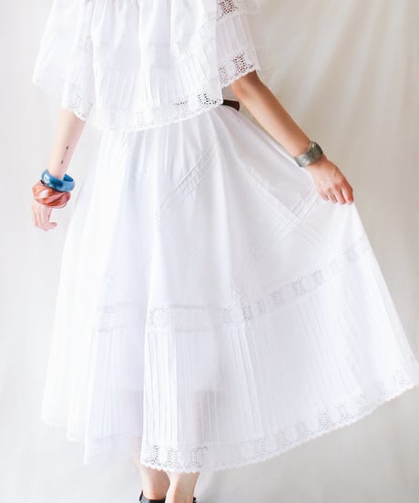【Seek an nur】Shoulder Wrap Lace Flare Dress
