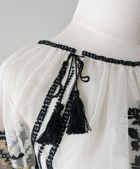 【Seek an nur】Romanian vintage embroidered le blouse