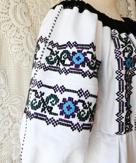 【Seek an nur】Romanian Vintage Embroidered Dress