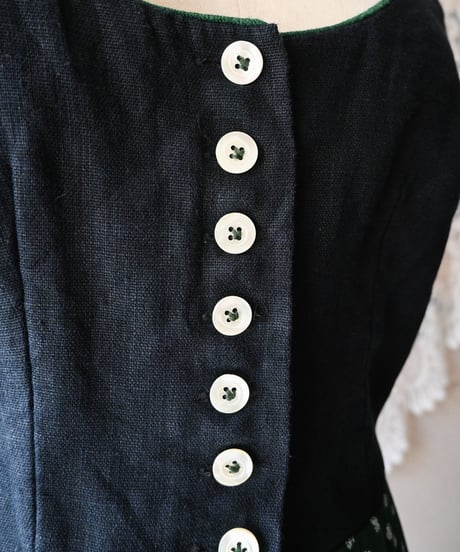 【Seek an nur】Tyrolean Black Floral Dirndl Dress