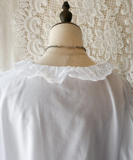 【tiny yearn】⁡Euro Embroidered Lace White Blouse