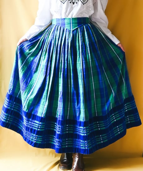 【tiny yearn】German Check Silk Flare Skirt