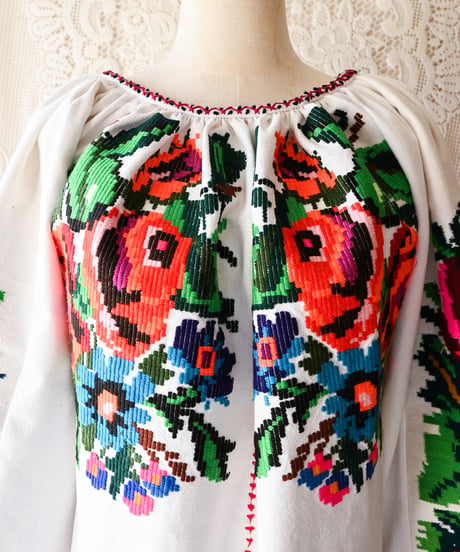 【Seek an nur】Romanian Vintage Embroidered Blouse