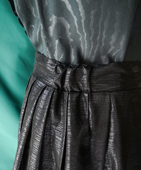 【Seek an nur】Euro Black Metallic Flare Skirt