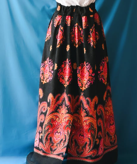 【tiny yearn】1970's Euro Exotic Wool Maxi Skirt