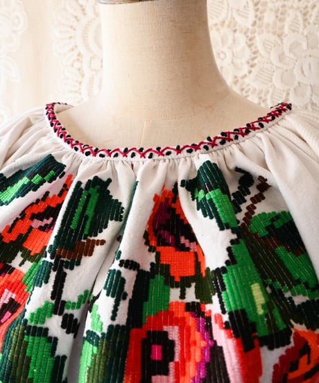 【Seek an nur】Romanian Vintage Embroidered Blouse