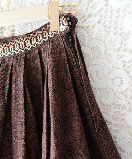 【Seek an nur】1970's Vintage Embroidered Flare Skirt