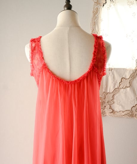 【Seek an nur】1970‘s Euro sheer night gown