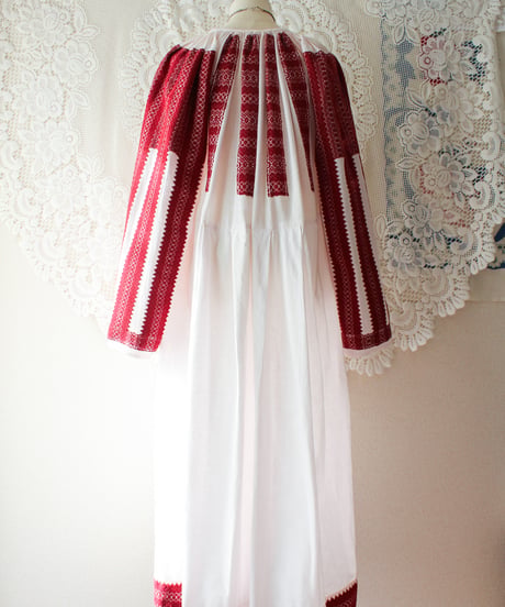 【Seek an nur】Vintage Romanian Hand Woven Dress