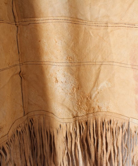 【tiny yearn】1970's Vintage Embossed Fringe Suede Cape