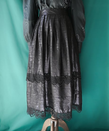 【Seek an nur】Euro Black Metallic Flare Skirt
