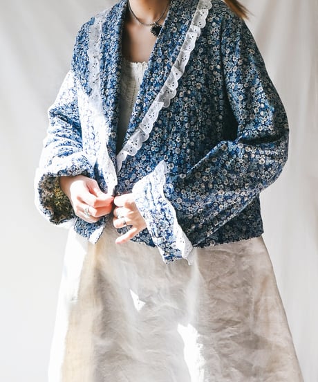 【tiny yearn】1970's Floral Lace Quilted Light Jacket