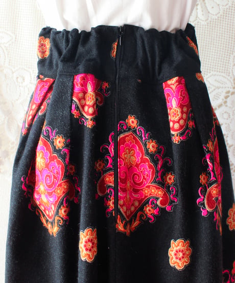 【tiny yearn】1970's Euro Exotic Wool Maxi Skirt