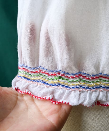 【Seek an nur】Hungarian Vintage Embroidered Peasant Blouse