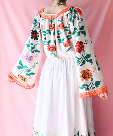 【tiny yearn】Romanian Vintage Embroidered Dress