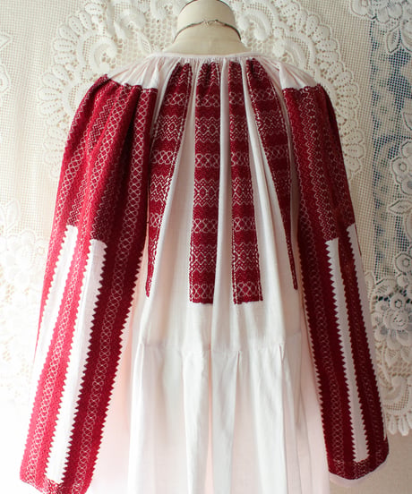 【Seek an nur】Vintage Romanian Hand Woven Dress