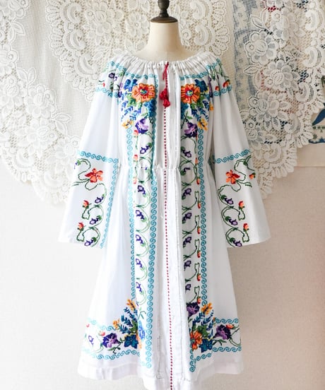 【Seek an nur】Romanian Vintage Embroidered Dress