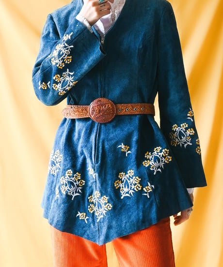 【tiny yearn】1970's Embroidered Suede Pullover