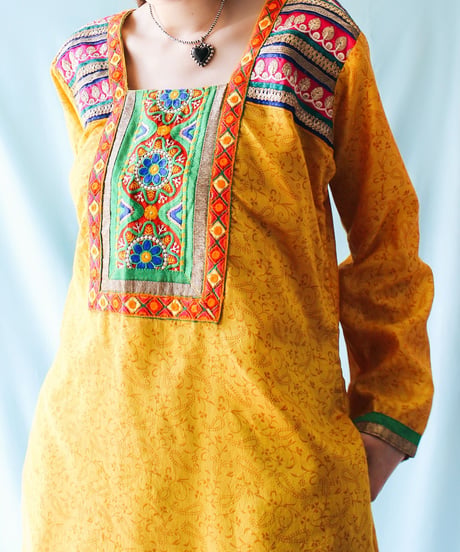 【tiny yearn】Paisley Embroidered Ethnic Slit Dress