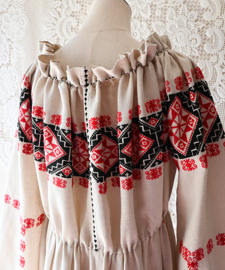【Seek an nur】Romanian Vintage Embroidered Dress