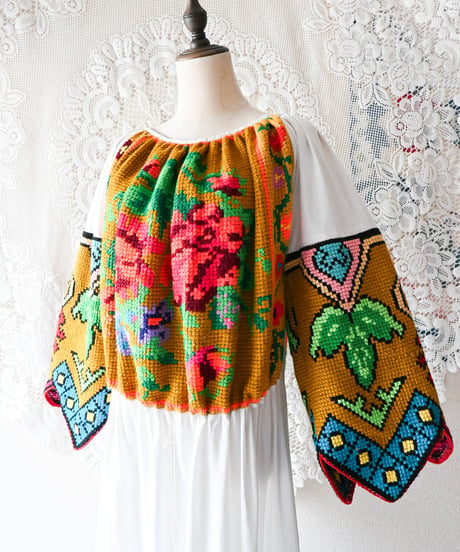 【tiny yearn】Romanian Vintage Embroidered Dress