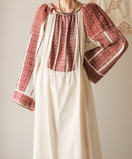 【tiny yearn】Romanian vintage traditional dress