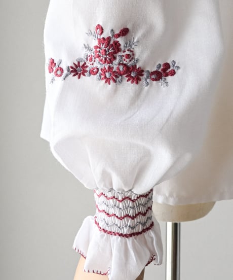 【Seek an nur】1970's Hungarian Vintage Peasant Blouse