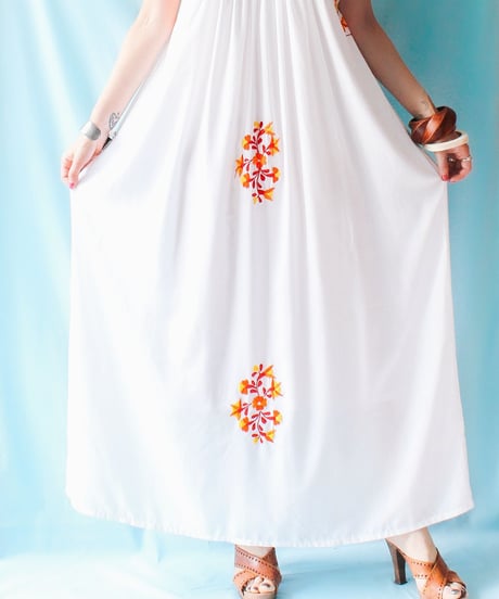 【tiny yearn】Mexican Floral Hand Embroidered Dress