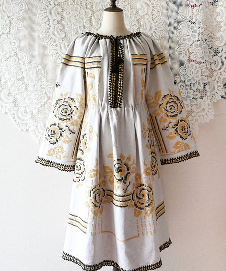 【Seek an nur】Romanian Vintage Embroidered Dress