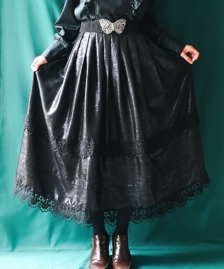【Seek an nur】Euro Black Metallic Flare Skirt